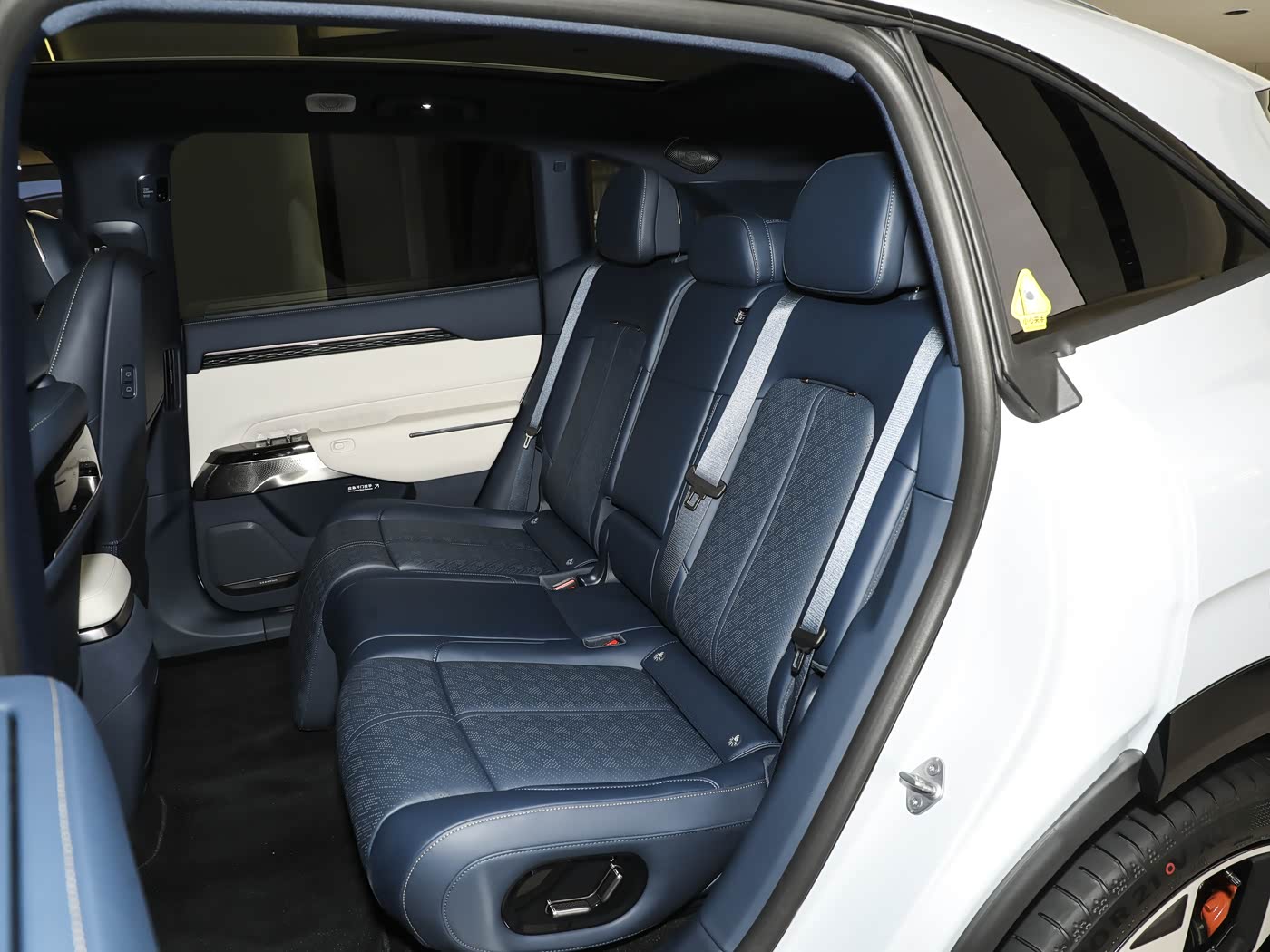 ZEEKR 7X Standard RWD | Compact Electric SUV — FOB Nansha Export