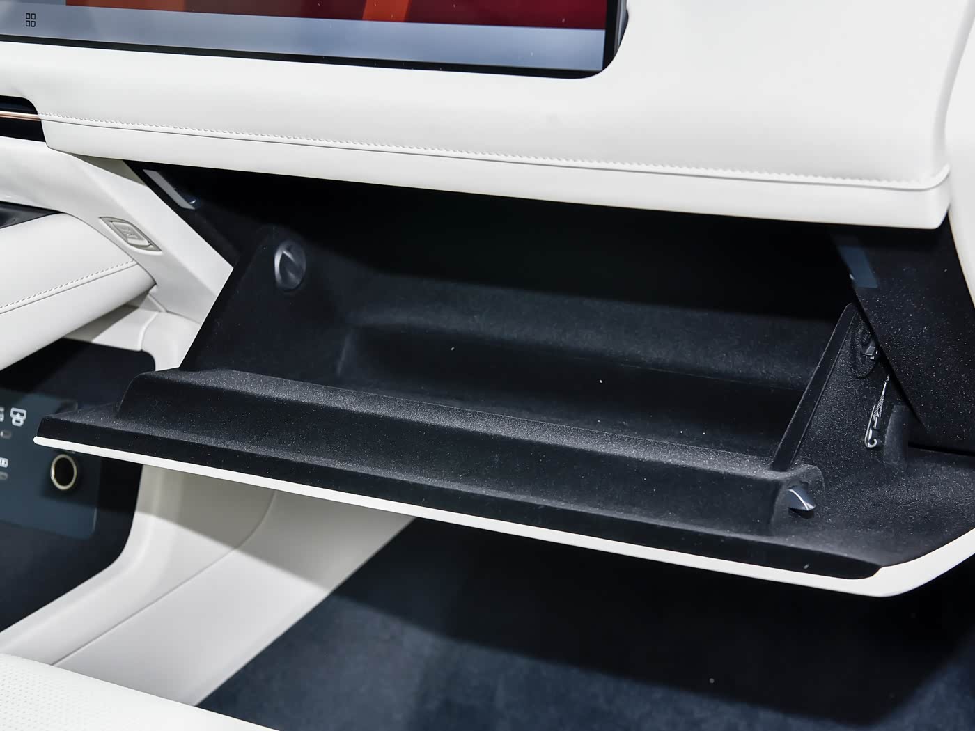 LYNK & CO 900 2.0T Ultra | Premium PHEV Sedan — FOB Nansha Export