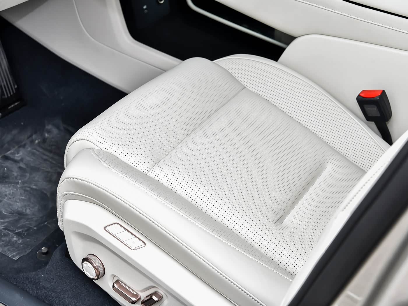 LYNK & CO 900 2.0T Ultra | Premium PHEV Sedan — FOB Nansha Export