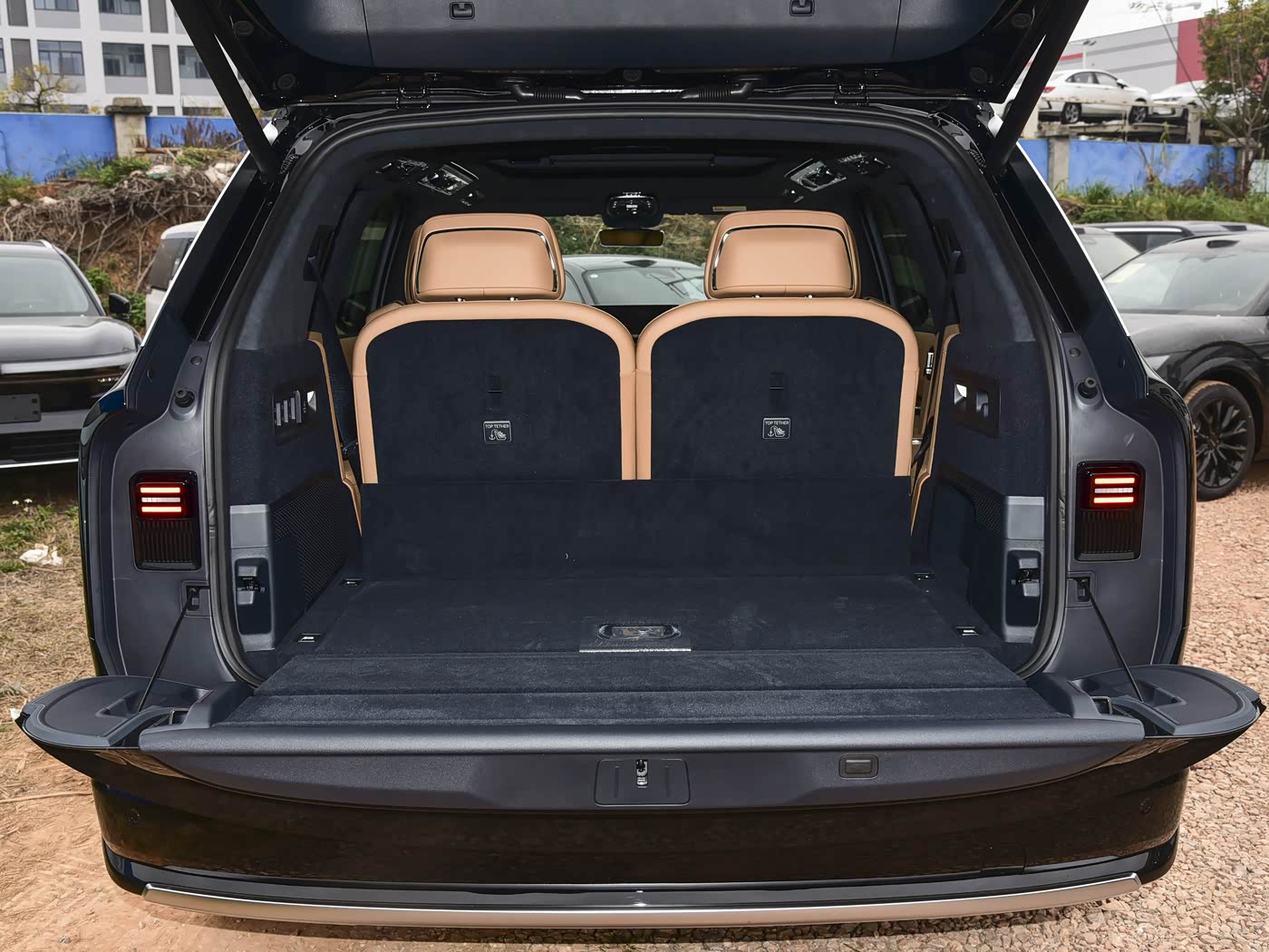 ZEEKR 9X 2025 Hyper Edition | 70kWh Tri-Motor PHEV SUV — FOB Nansha Export
