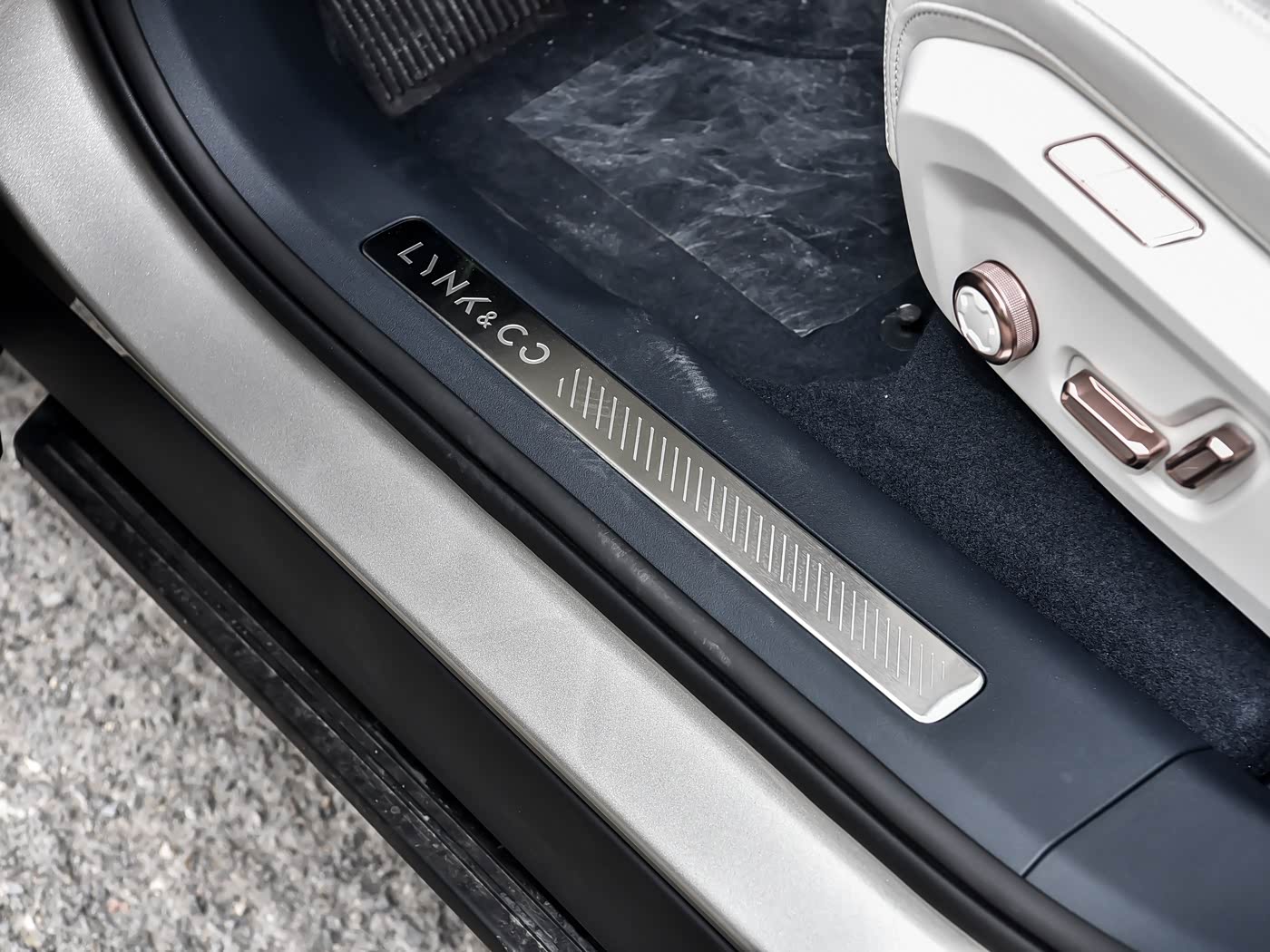 LYNK & CO 900 2.0T Ultra | Premium PHEV Sedan — FOB Nansha Export