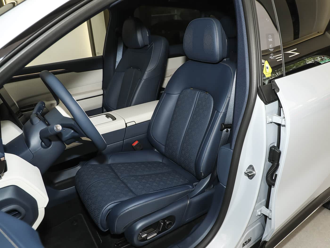 ZEEKR 7X Standard RWD | Compact Electric SUV — FOB Nansha Export