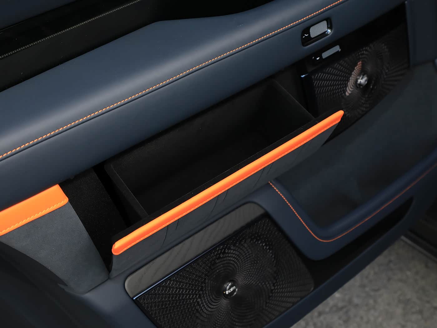 ZEEKR 9X 2025 Obsidian Black Edition | 70kWh 1030kW PHEV SUV — FOB Nansha Export