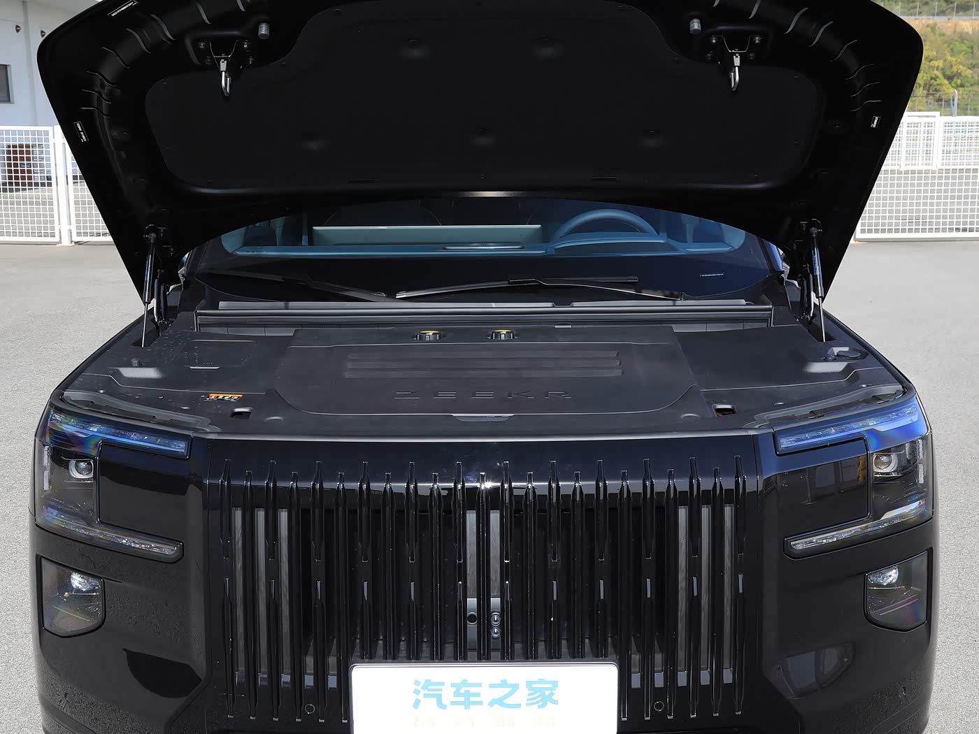 ZEEKR 9X 2025 Obsidian Black Edition | 70kWh 1030kW PHEV SUV — FOB Nansha Export