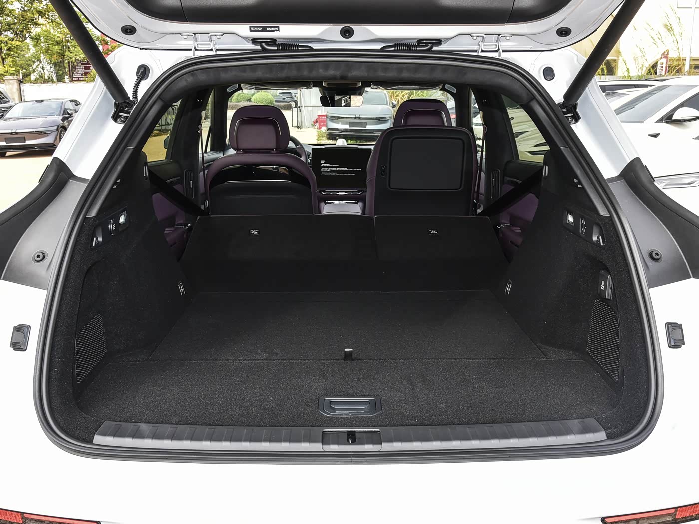ZEEKR 7X Max AWD | Compact Electric SUV — FOB Nansha Export