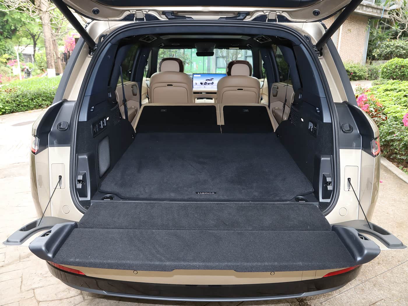 LYNK & CO 900 1.5T Ultra | Premium PHEV Sedan — FOB Nansha Export