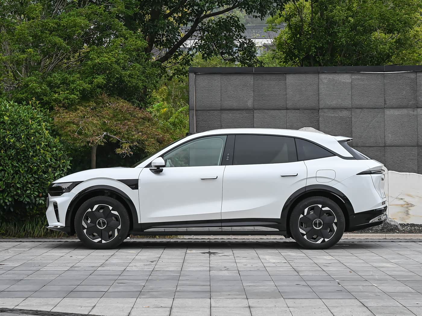 ZEEKR 7X Standard RWD | Compact Electric SUV — FOB Nansha Export