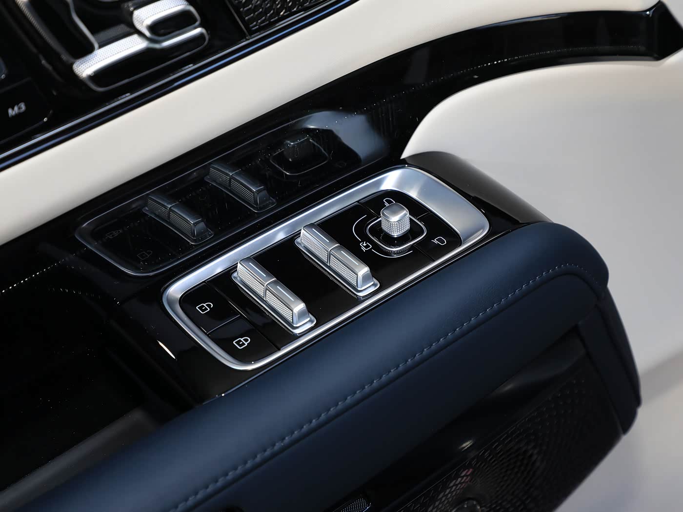 ZEEKR 9X 2025 Ultra Edition 70kWh | PHEV SUV — FOB Nansha Export