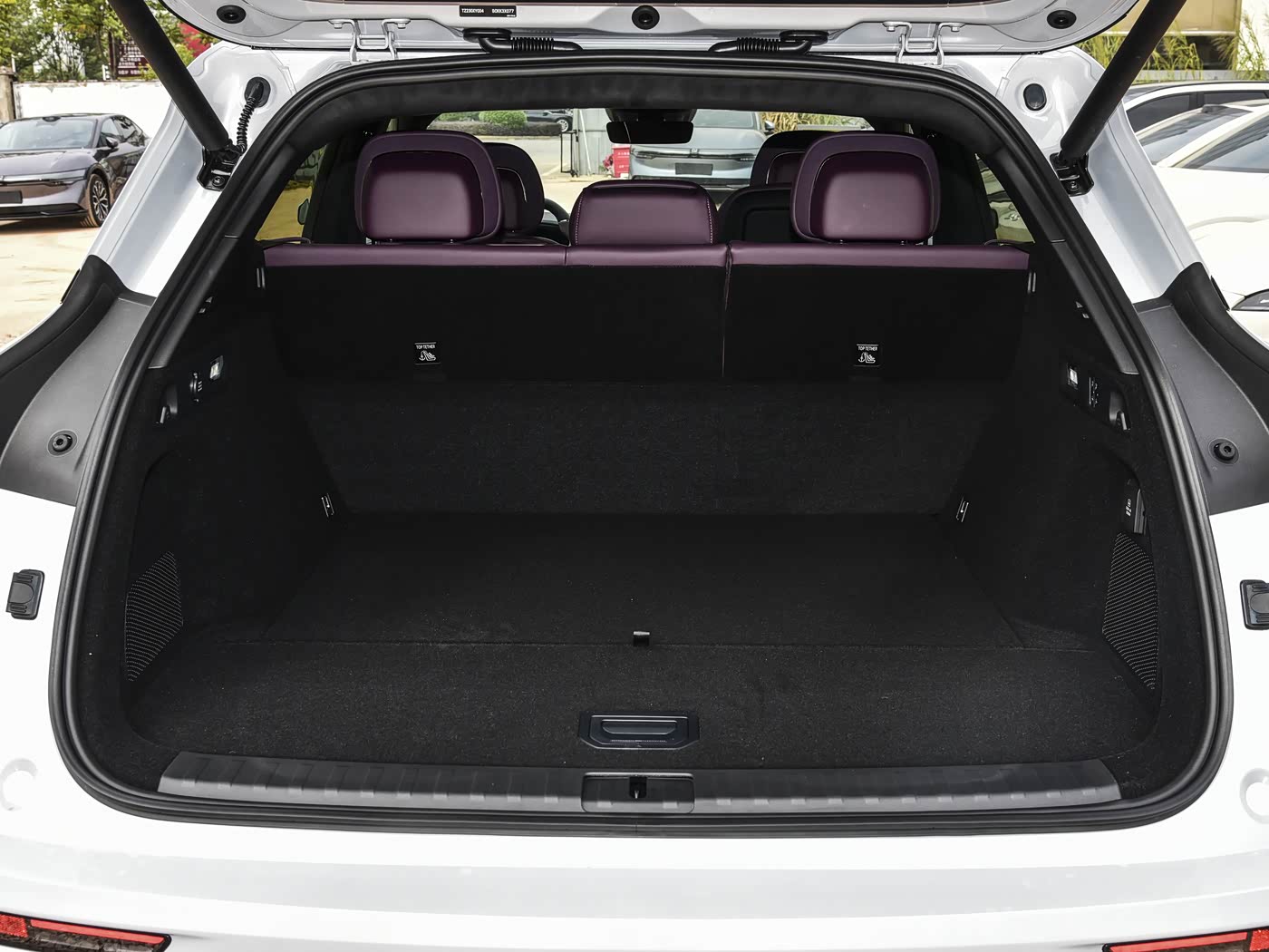 ZEEKR 7X Max AWD | Compact Electric SUV — FOB Nansha Export