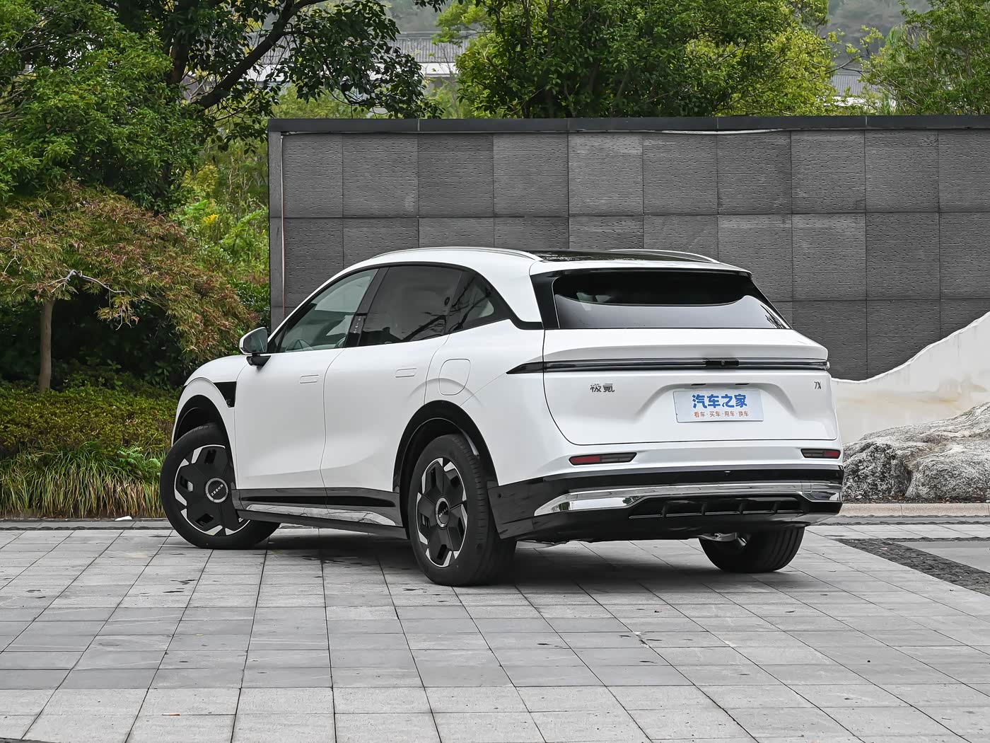 ZEEKR 7X Standard RWD | Compact Electric SUV — FOB Nansha Export