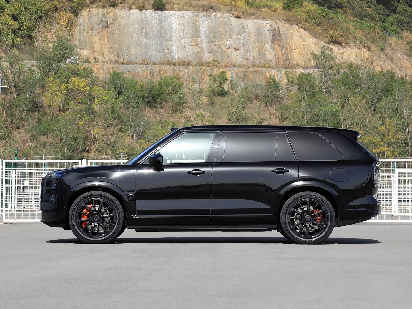 ZEEKR 9X 2025 Obsidian Black Edition | 70kWh 1030kW PHEV SUV — FOB Nansha Export