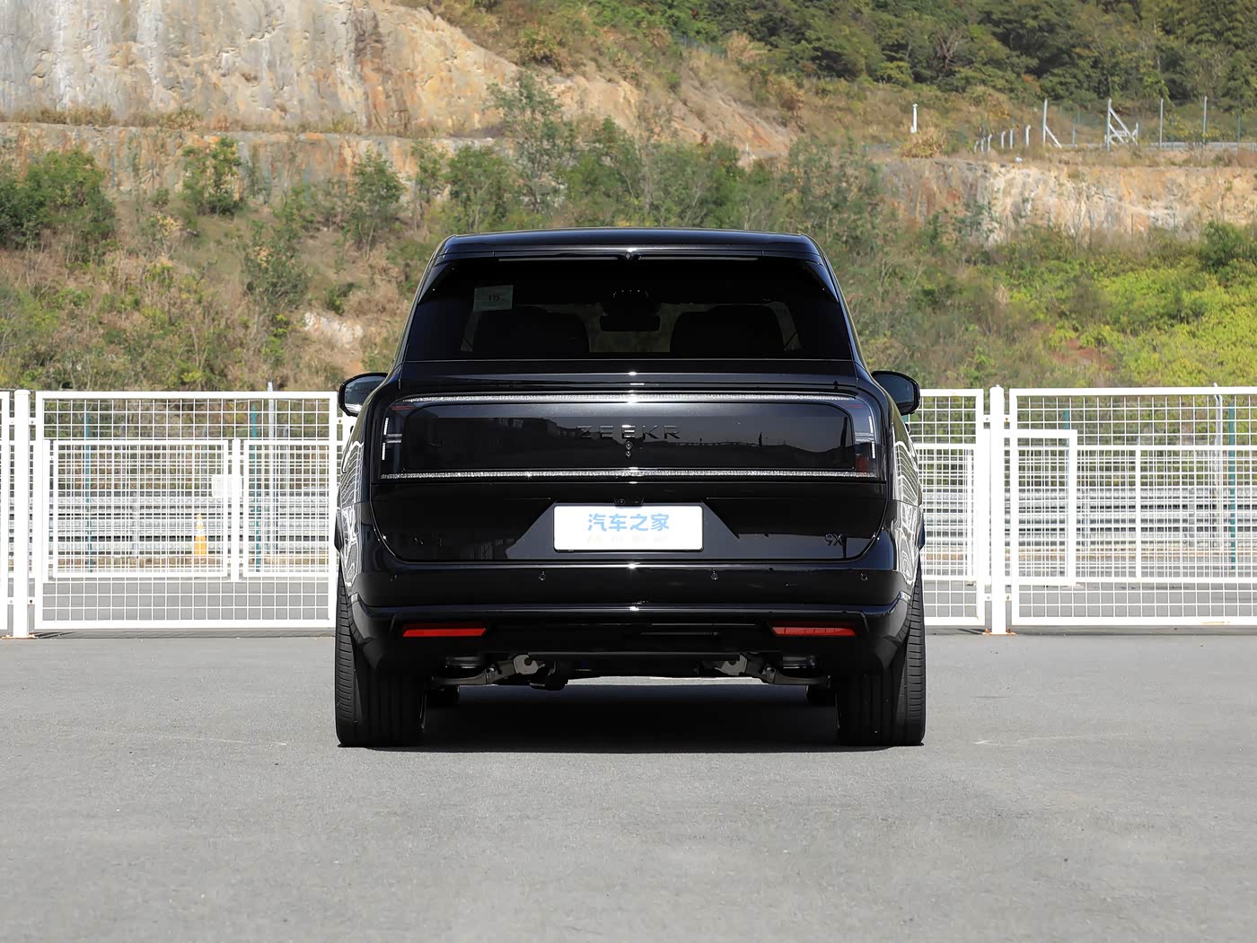 ZEEKR 9X 2025 Obsidian Black Edition | 70kWh 1030kW PHEV SUV — FOB Nansha Export